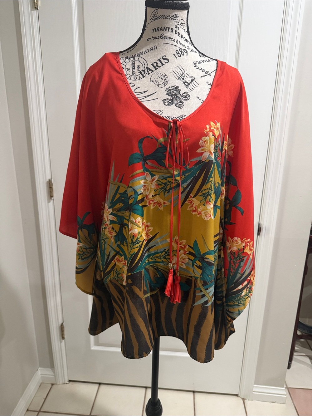 Vince Camuto Red Floral Tie-Front Tunic with Tropical Print